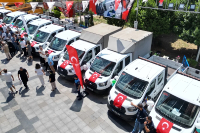 İzmit'in araç filosunu 400'e çıkardı... Yeni hizmet araçları tanıtıldı