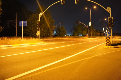 Kocaeli İzmit’te yol çizgileri yenileniyor