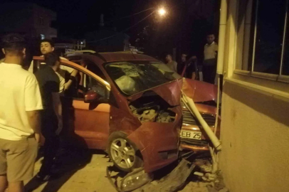Kapaklı’da alkollü sürücü bina duvarına çarptı: 2 yaralı
