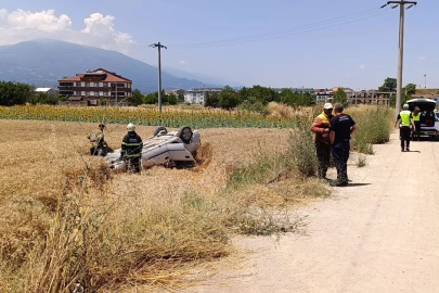Taklalar atan otomobil buğday tarlasına uçtu: 1 yaralı

