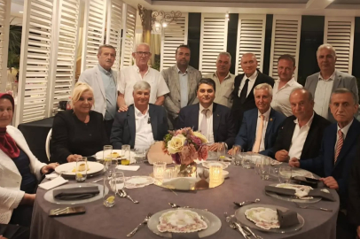 DEMOKRAT PARTİ GENEL BAŞKANI GÜLTEKİN UYSAL BURSA’DA DÜĞÜN BULUŞMASINDA PARTİLİLERLE BİR ARAYA GELDİ