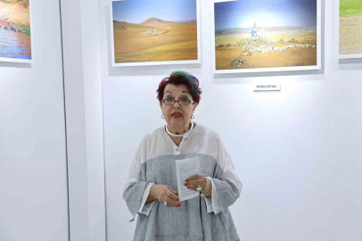 "Uzaklarda Bir Yerlerde" sergisi açıldı
