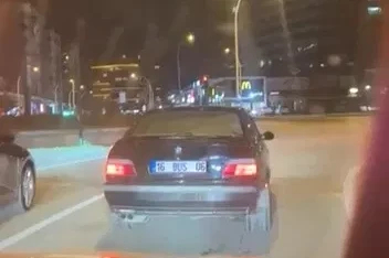 Drift atarken kazadan kıl payı kurtuldu
