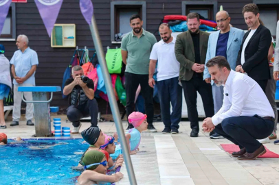 Başkan Vekili Biba’dan minik yüzücülere ziyaret
