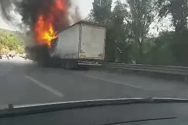 Gemlik’te tır yangını
