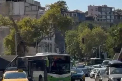 Bursa’da düğün konvoyunun önünü bu sefer otobüs kesti
