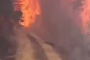 Alev kapanının içinde canla başla mücadele ettiler: 5 saatin ardından yangın kontrol altında
