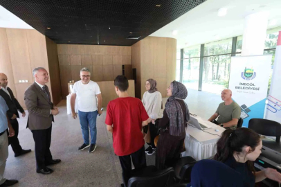 İnegöl Belediyesi tercih sürecinde de öğrencilerin yanında
