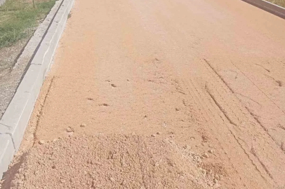 Hamitler Kent Mezarlığı’ndaki ara yollara soğuk asfalt atılıyor
