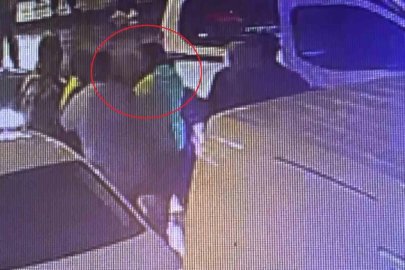 Park halindeki araca çarptı, ihbara gelen polise kafa attı: Alkollü sürücü gözaltına alındı
