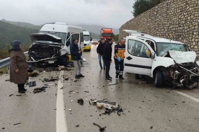 Bursa’da feci kaza: 1 ölü, 10 yaralı

